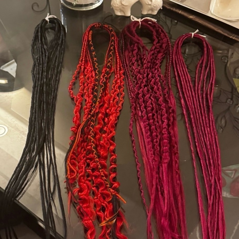 DREADFULLHIPPIE DREADLOCK extensions 25 double ended 50 when installed.
